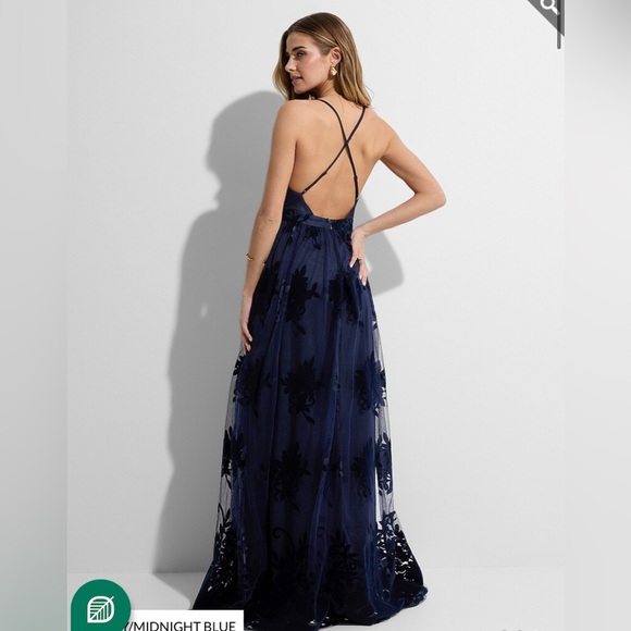 Simon’s Flocked Velvet Dress - Picture 3 of 11